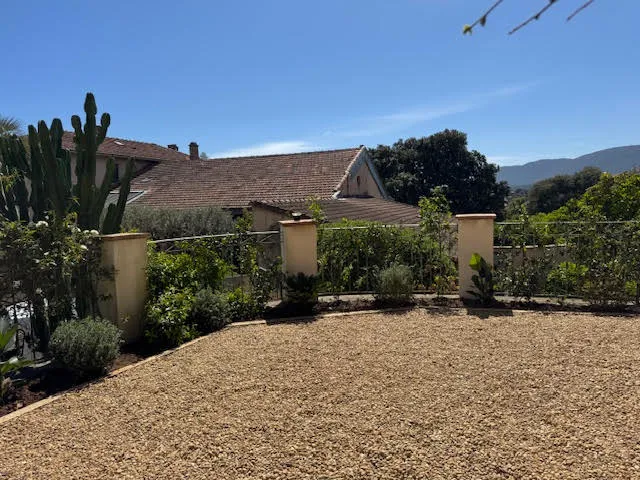 Aménagement petit jardin à La Croix Valmer, Cavalaire-sur-mer, GUILBOT ÉLAGAGE